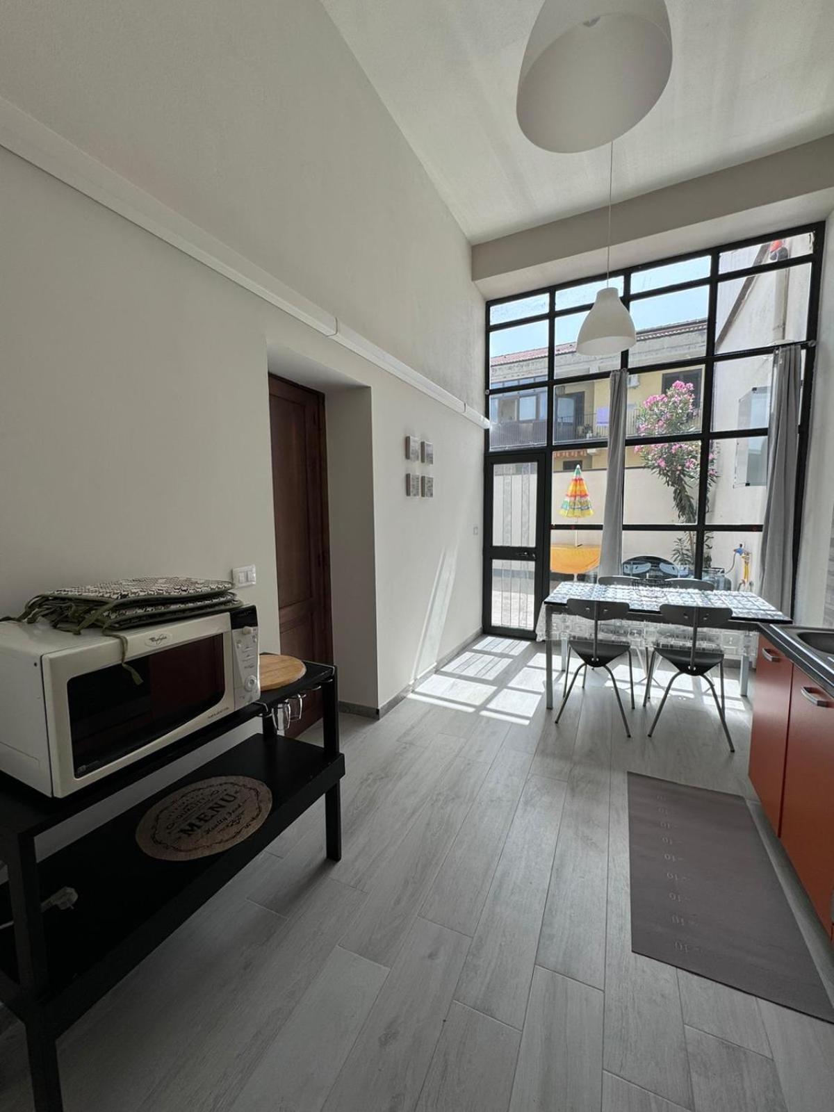 Jonia Apartments 加里 外观 照片
